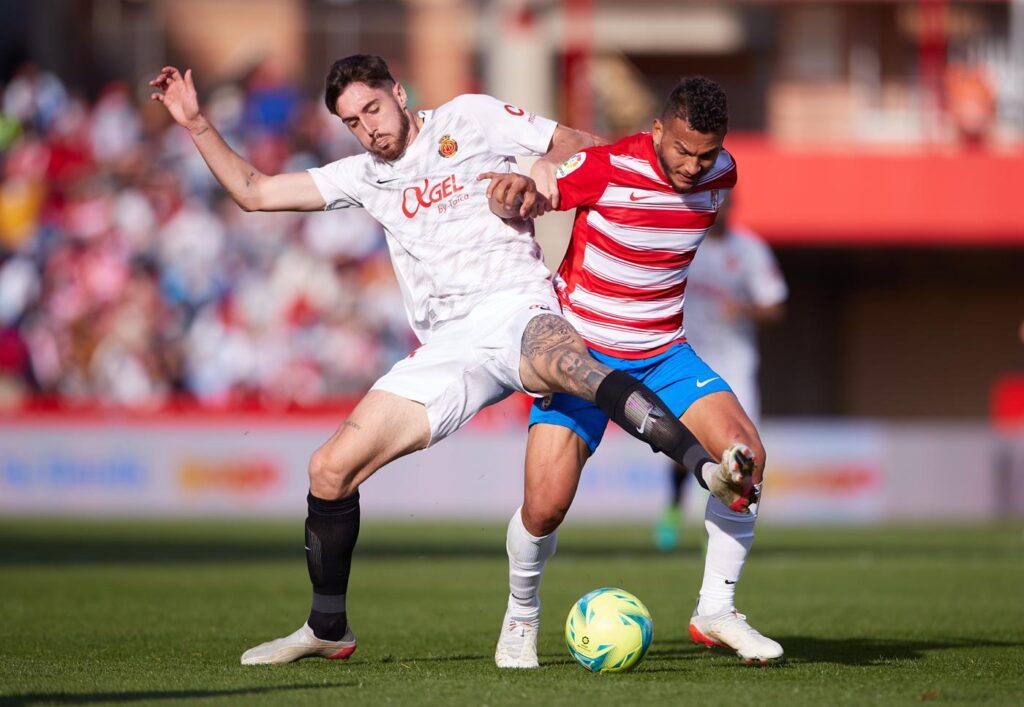 Soi kèo Granada vs Girona