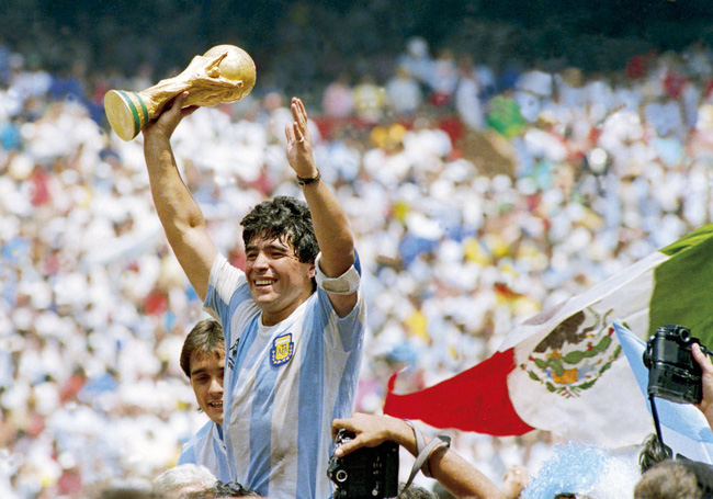 Maradona một con Én vẫn làm nên mùa Xuân!