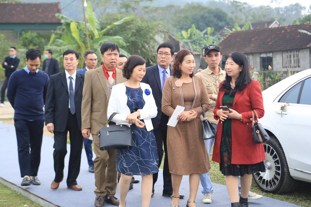 van-toan-viet-tam-thu-gui-vien-minh-dim-cong-phuong-sau-dam-cuoi-2