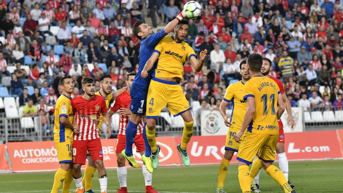 Nhận định, soi kèo Almeria vs Alcorcon 1h ngày 16/3/2021