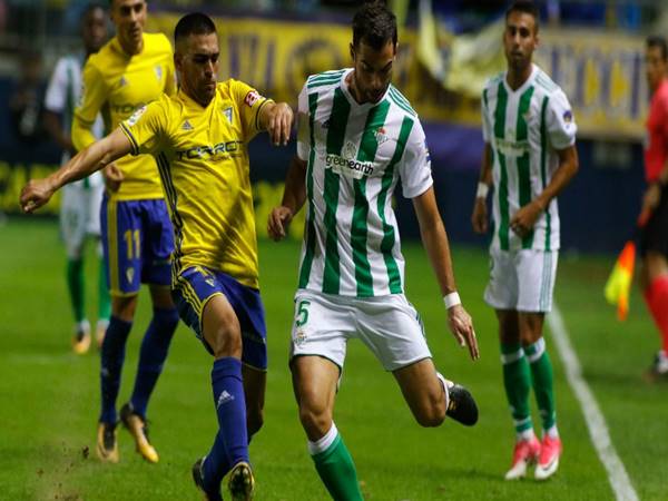 Nhận định, soi kèo Betis vs Cadiz 2h ngày 21/8/2021